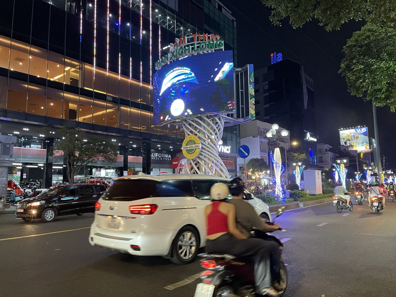 KTS Singapore TK 3lầu nthất ccấp có thang máy hẻm ôtô Nguyễn Công Hoan giáp PXLong-thu nhập 42tr/th